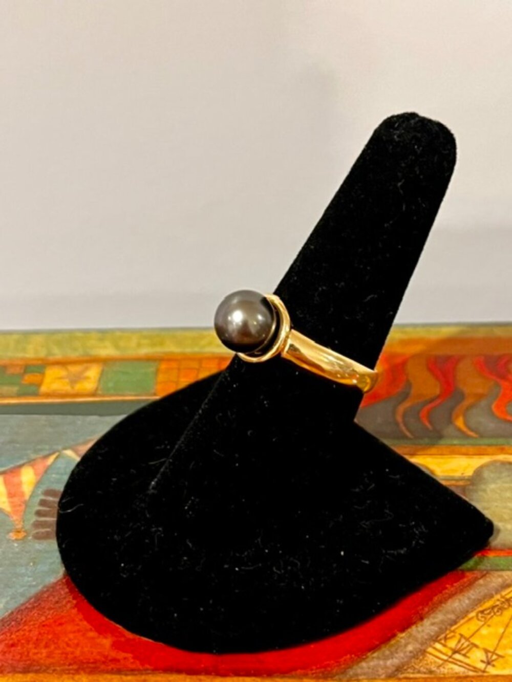 18K Gold and Grey-Black Pearl Ring, Size 8 - Picture 10 of 12